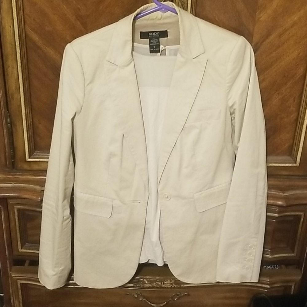 Pants suit